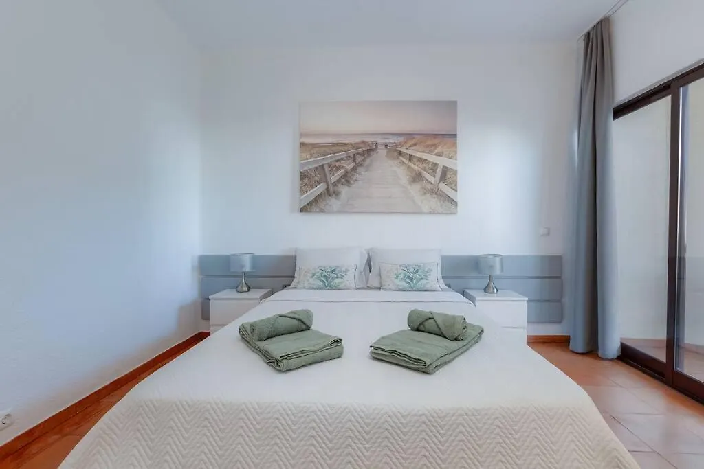 Apartment Vila Magna - Apart Com Ac, Renovado Para 4 Com Vista Piscina Em Albufeira Portugal