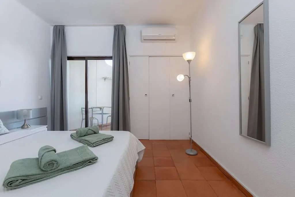 Vila Magna - Apart Com Ac, Renovado Para 4 Com Vista Piscina Em Albufeira 0*,
